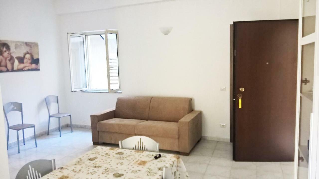 Climatizzato In Centro A 100M Dal Mare Villa Ciro Marina Bagian luar foto