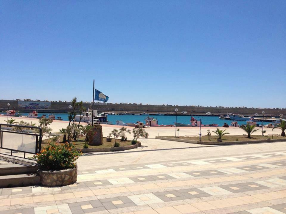 Climatizzato In Centro A 100M Dal Mare Villa Ciro Marina Bagian luar foto